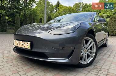 Седан Tesla Model 3 2019 в 