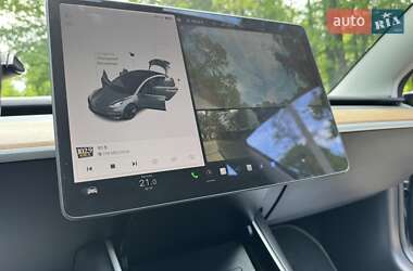 Седан Tesla Model 3 2019 в 