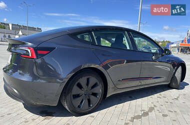 Седан Tesla Model 3 2024 в 