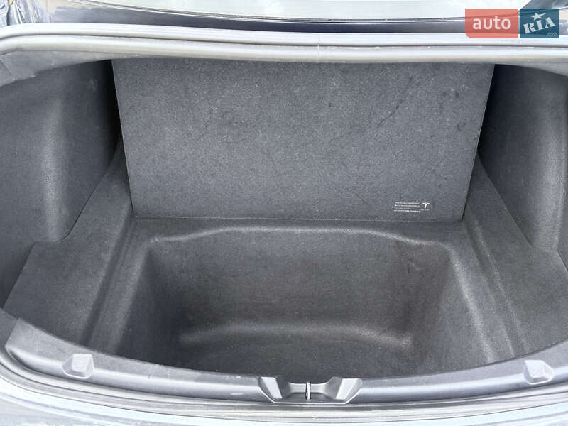 Седан Tesla Model 3 2018 в Южноукраинске фото 21 Седан Tesla Model 3 2018 в Южноукраинске