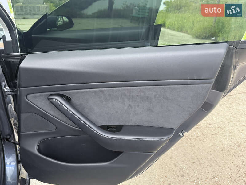 Седан Tesla Model 3 2018 в Южноукраинске фото 25 Седан Tesla Model 3 2018 в Южноукраинске