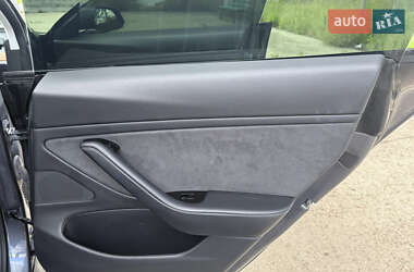 Седан Tesla Model 3 2018 в 