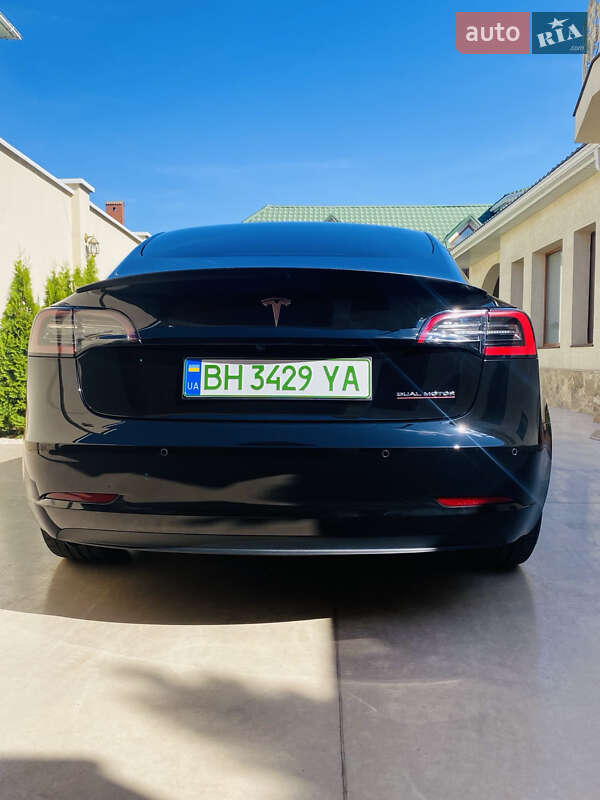 Седан Tesla Model 3 2021 в Одесі