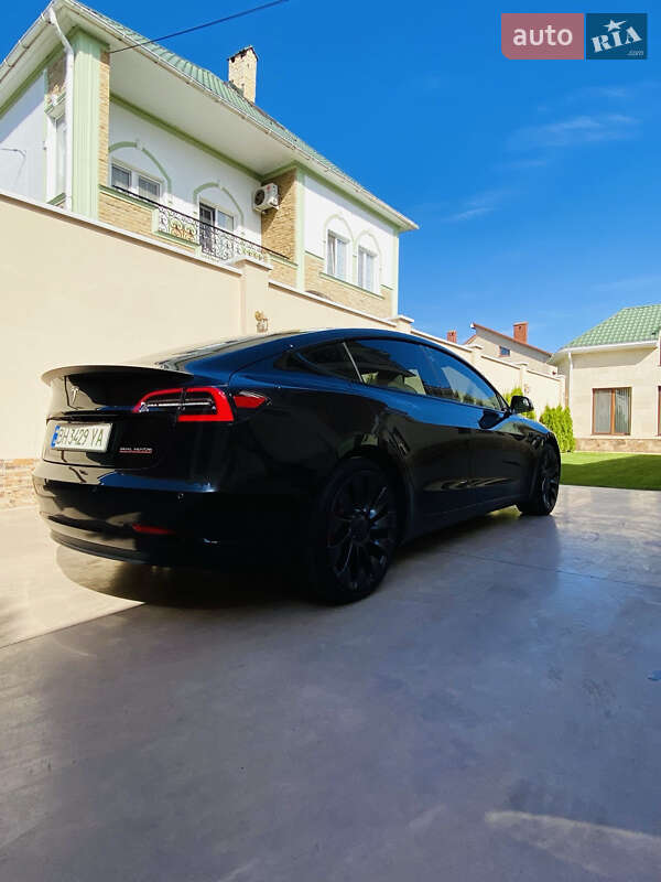 Седан Tesla Model 3 2021 в Одесі