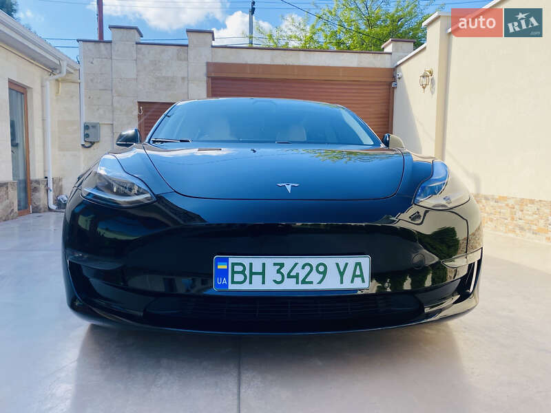 Седан Tesla Model 3 2021 в Одесі