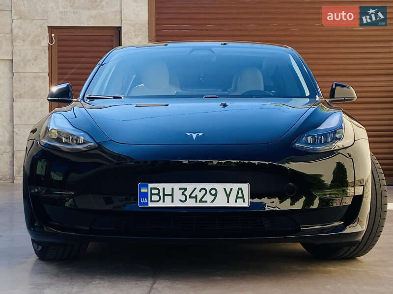 Седан Tesla Model 3 2021 в Одесі