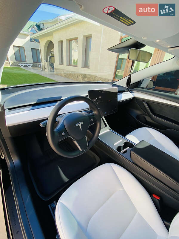 Седан Tesla Model 3 2021 в Одесі