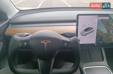 Седан Tesla Model 3 2020 в 