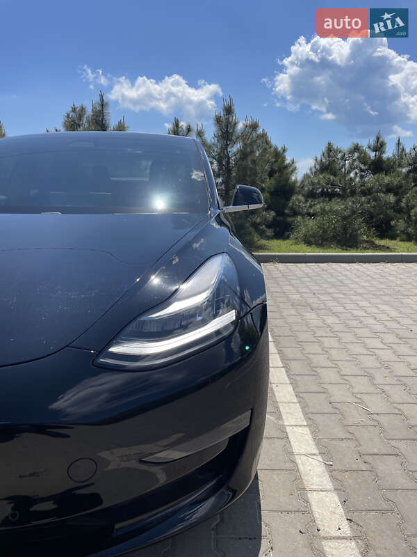Седан Tesla Model 3 2018 в Одессе