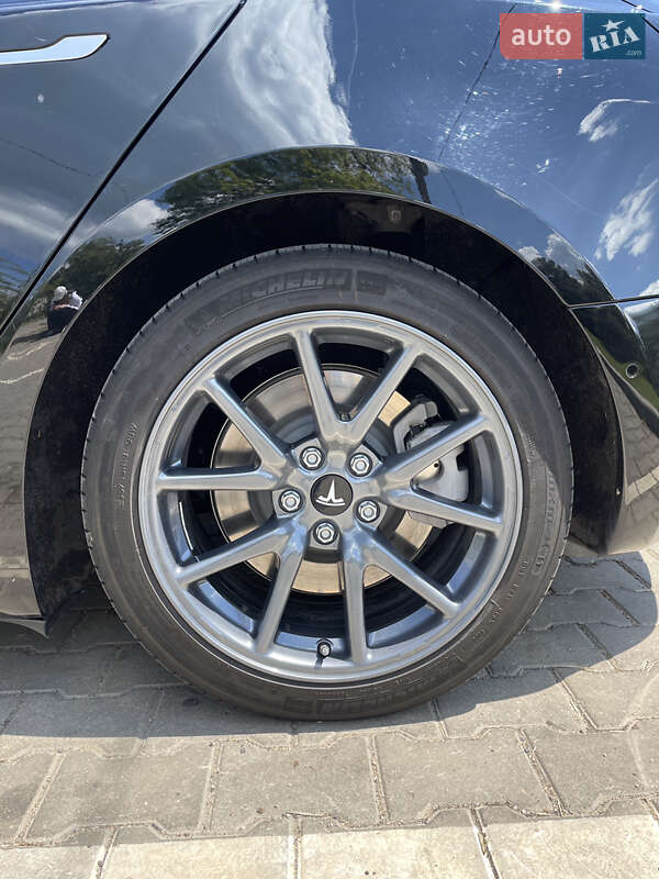 Седан Tesla Model 3 2018 в Одессе
