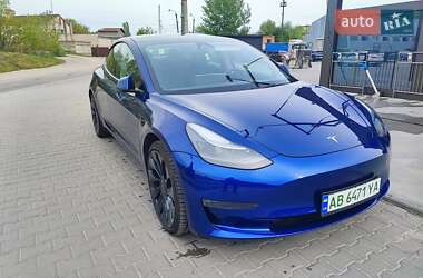 Седан Tesla Model 3 2023 в 