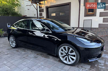 Седан Tesla Model 3 2019 в 
