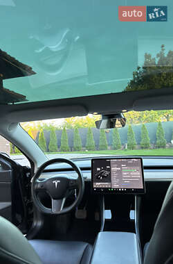 Седан Tesla Model 3 2019 в 