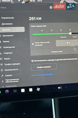 Седан Tesla Model 3 2019 в 