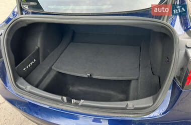 Седан Tesla Model 3 2018 в 