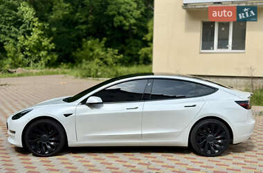 Седан Tesla Model 3 2021 в 