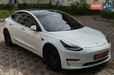 Седан Tesla Model 3 2021 в 