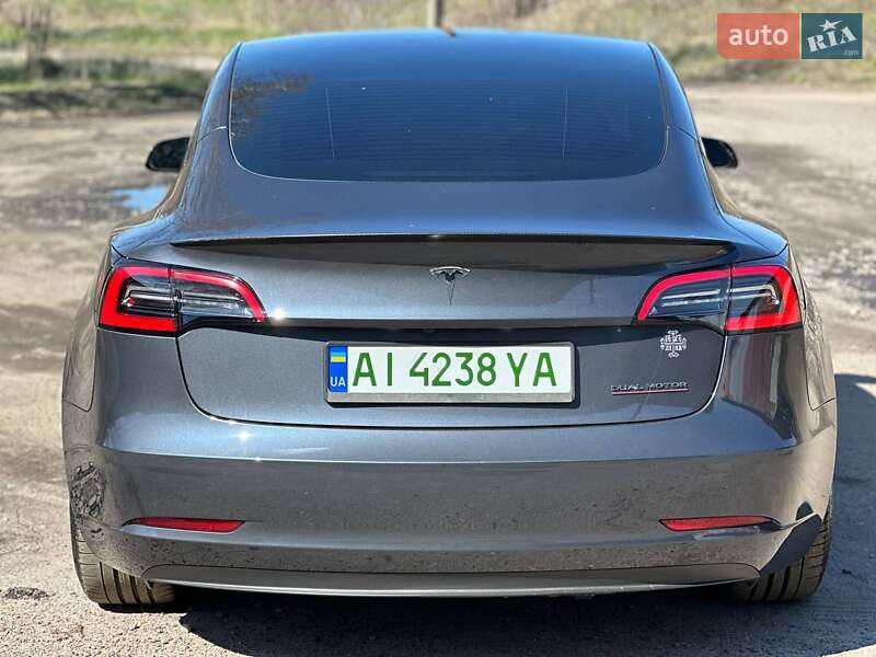 Седан Tesla Model 3 2023 в Фастові