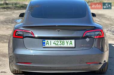 Седан Tesla Model 3 2023 в 