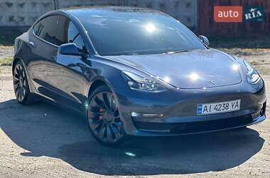 Седан Tesla Model 3 2023 в 