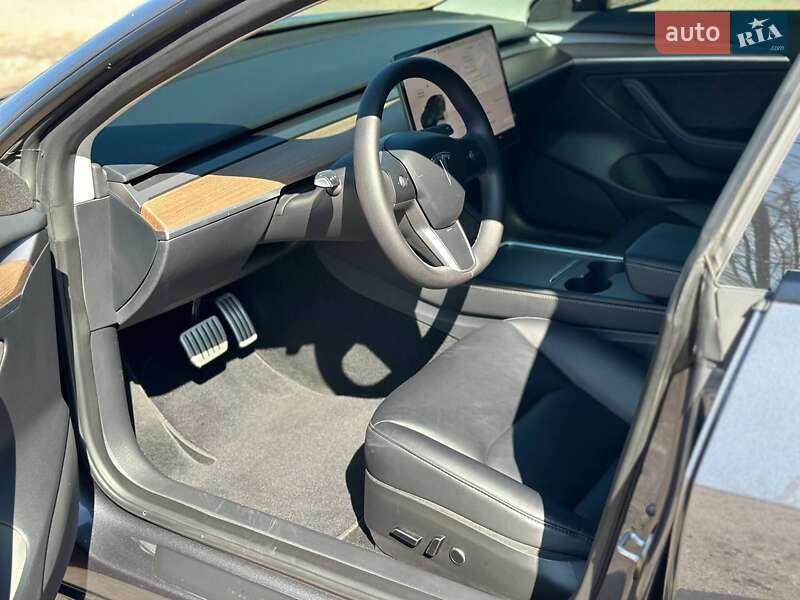 Седан Tesla Model 3 2023 в Фастові