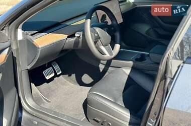 Седан Tesla Model 3 2023 в 
