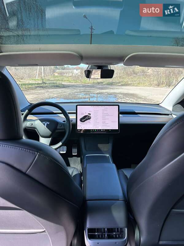 Седан Tesla Model 3 2023 в Фастові