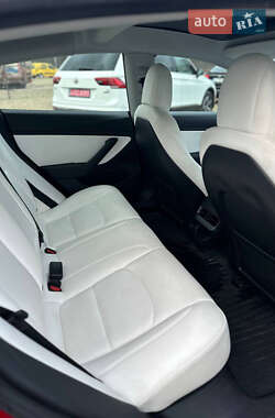 Седан Tesla Model 3 2020 в 