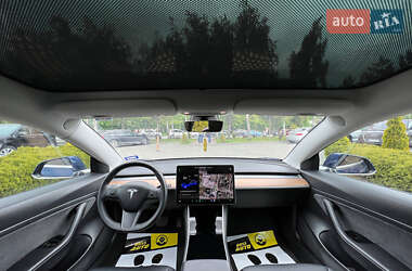 Седан Tesla Model 3 2020 в 