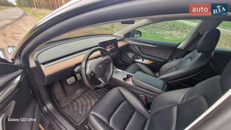 Седан Tesla Model 3 2022 в Киеве