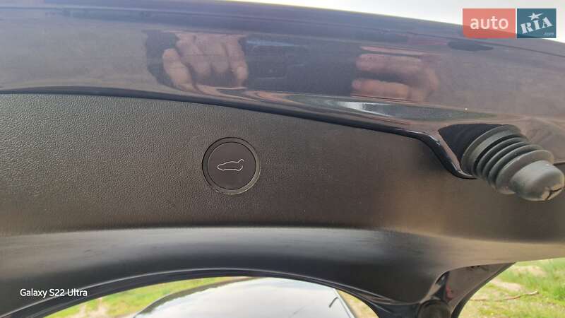 Седан Tesla Model 3 2022 в Киеве