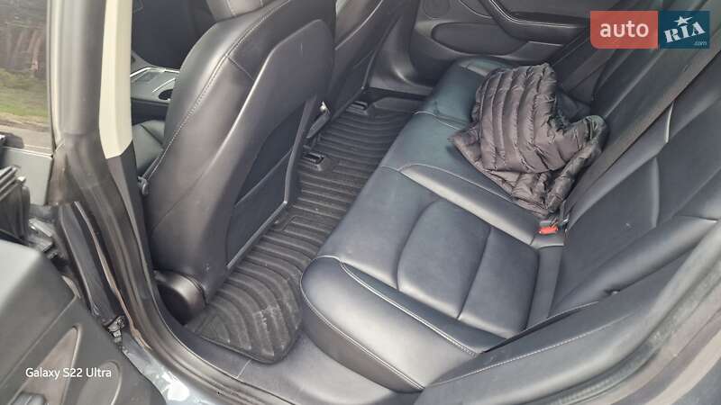 Седан Tesla Model 3 2022 в Киеве