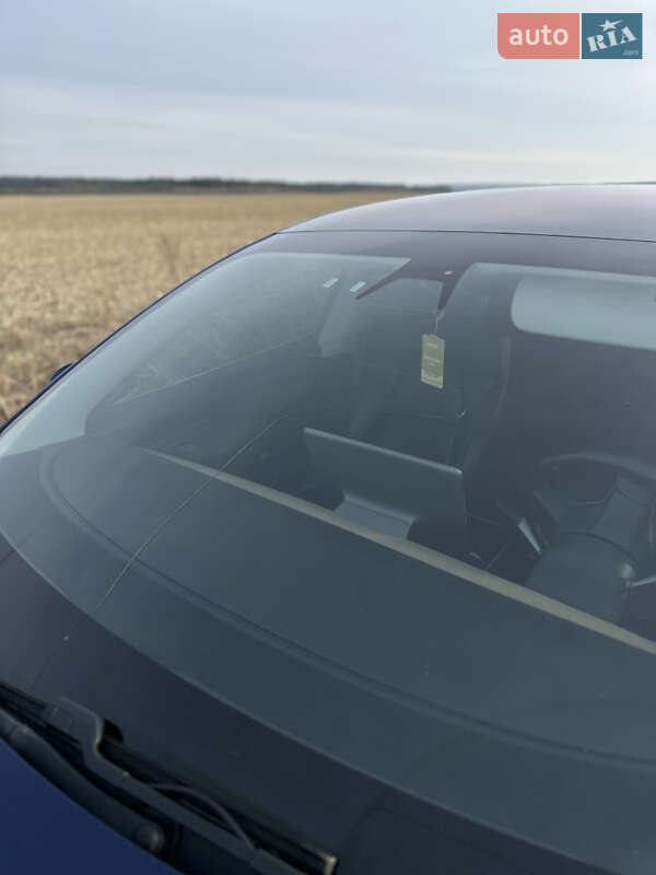 Седан Tesla Model 3 2018 в Львове