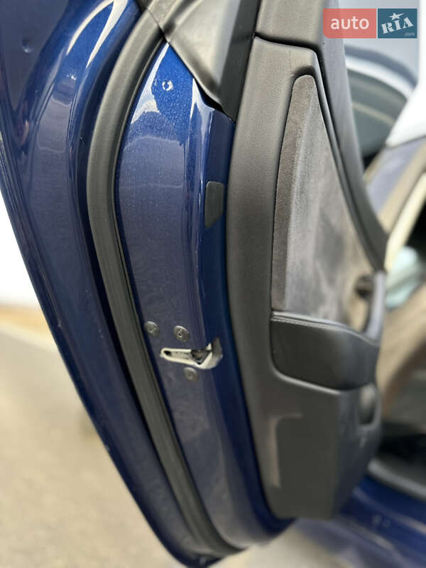 Седан Tesla Model 3 2018 в Львове