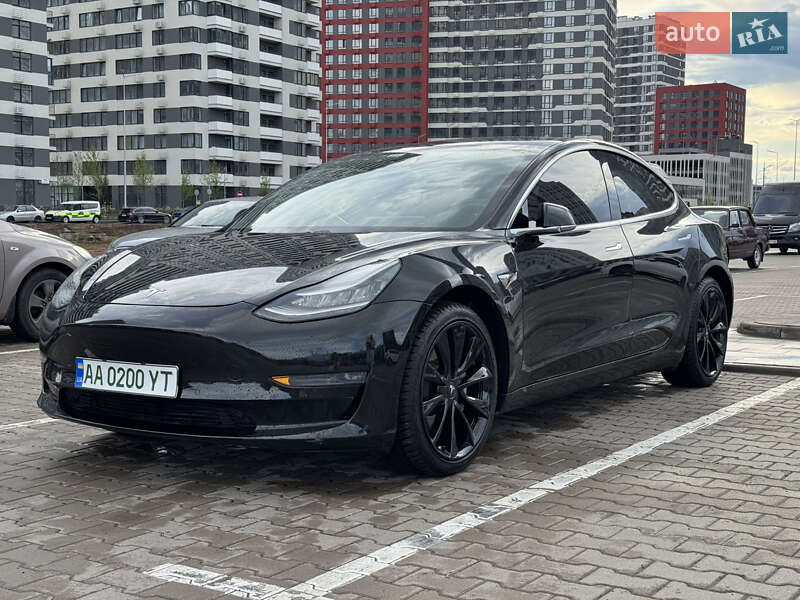 Седан Tesla Model 3 2020 в 