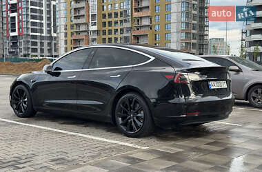 Седан Tesla Model 3 2020 в 
