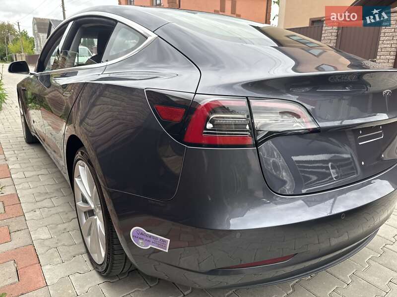 Седан Tesla Model 3 2018 в Хмельницком