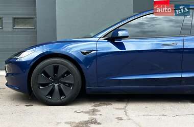 Седан Tesla Model 3 2024 в 