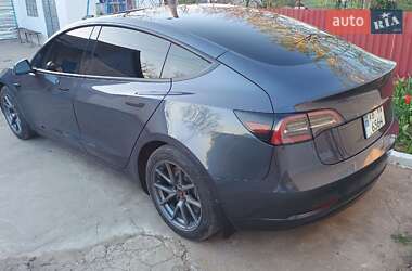 Седан Tesla Model 3 2023 в 