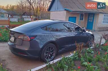 Седан Tesla Model 3 2023 в 