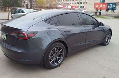 Седан Tesla Model 3 2023 в 