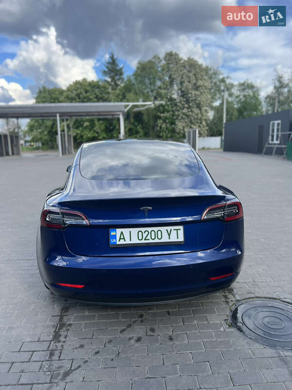 Седан Tesla Model 3 2022 в Березане