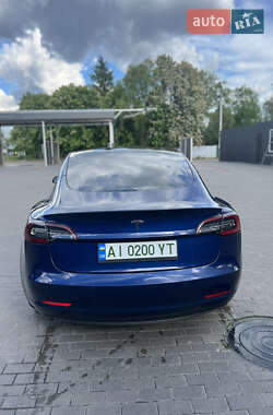 Седан Tesla Model 3 2022 в 