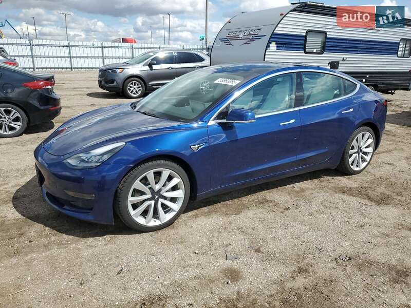 Седан Tesla Model 3 2020 в 