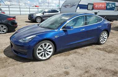 Седан Tesla Model 3 2020 в 