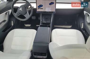 Седан Tesla Model 3 2020 в 