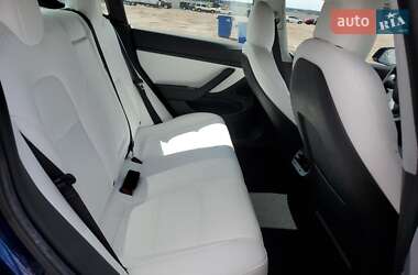 Седан Tesla Model 3 2020 в 