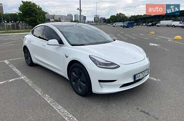 Седан Tesla Model 3 2019 в 