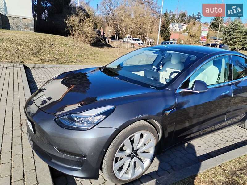 Седан Tesla Model 3 2019 в 