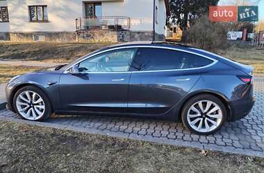 Седан Tesla Model 3 2019 в 